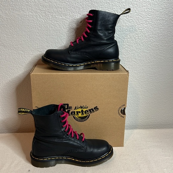 Dr. Martens Black Leather Combat Boots with Pink Laces – Women’s Size 7 - Picture 3 of 14